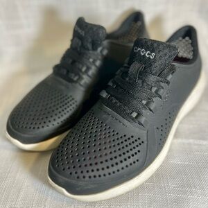 CROCS Women’s Black Sneakers W7
